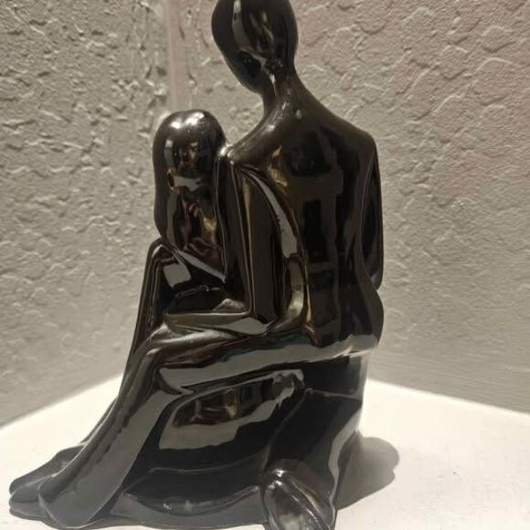 Ceramic Statue Royal Haeger Style Man Holding Woman - Picture 4 of 7